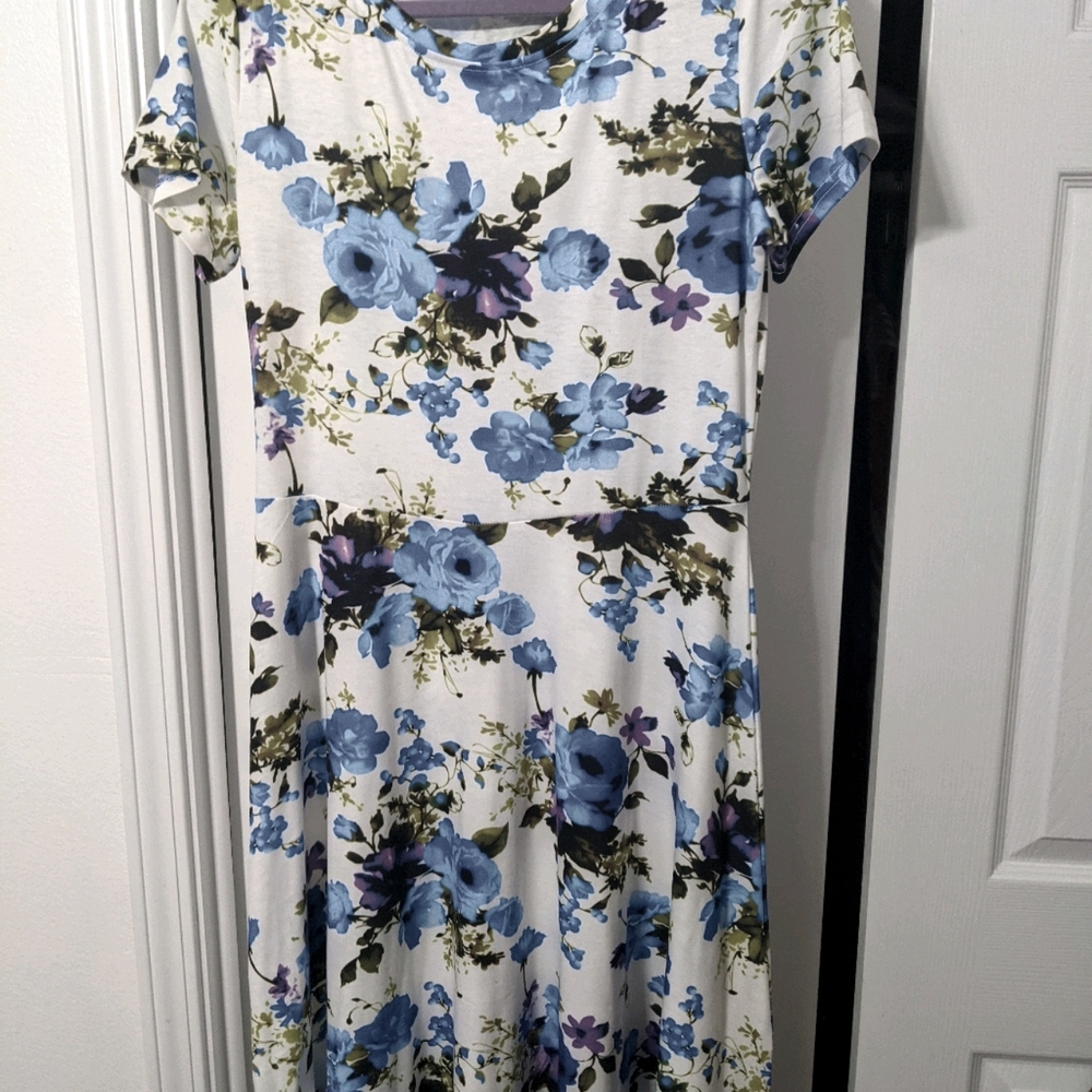 NWOT Floral Summer Dress L